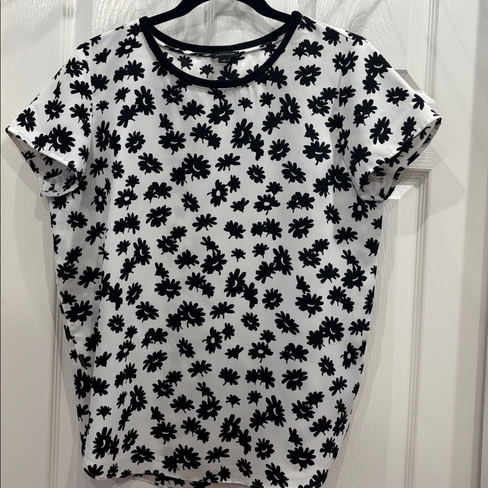 Ann Taylor Black and White Floral Blouse